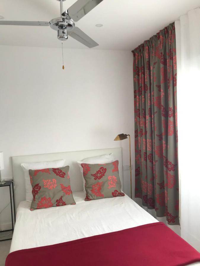 올리벨라 Campagne Luxueuse De Sitges 빌라 외부 사진